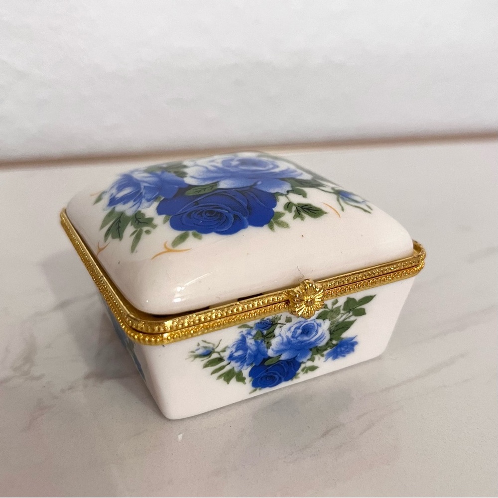 Porcelain Hinged Lid Trinket Box Blue Roses Gold Tone Trim Amanda Wingfield